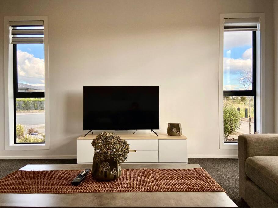 Morden Spacious New House Hamilton Exterior foto